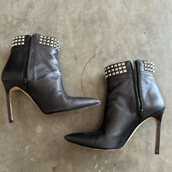 Manolo Blahnik Studded Black leather Ankle Boots 36 - Picture 4 of 7